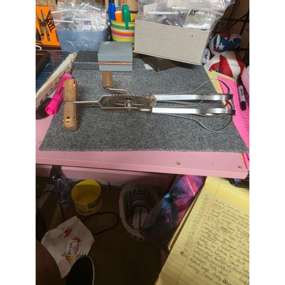 A&J Ekco vintage (1930's) hand mixer